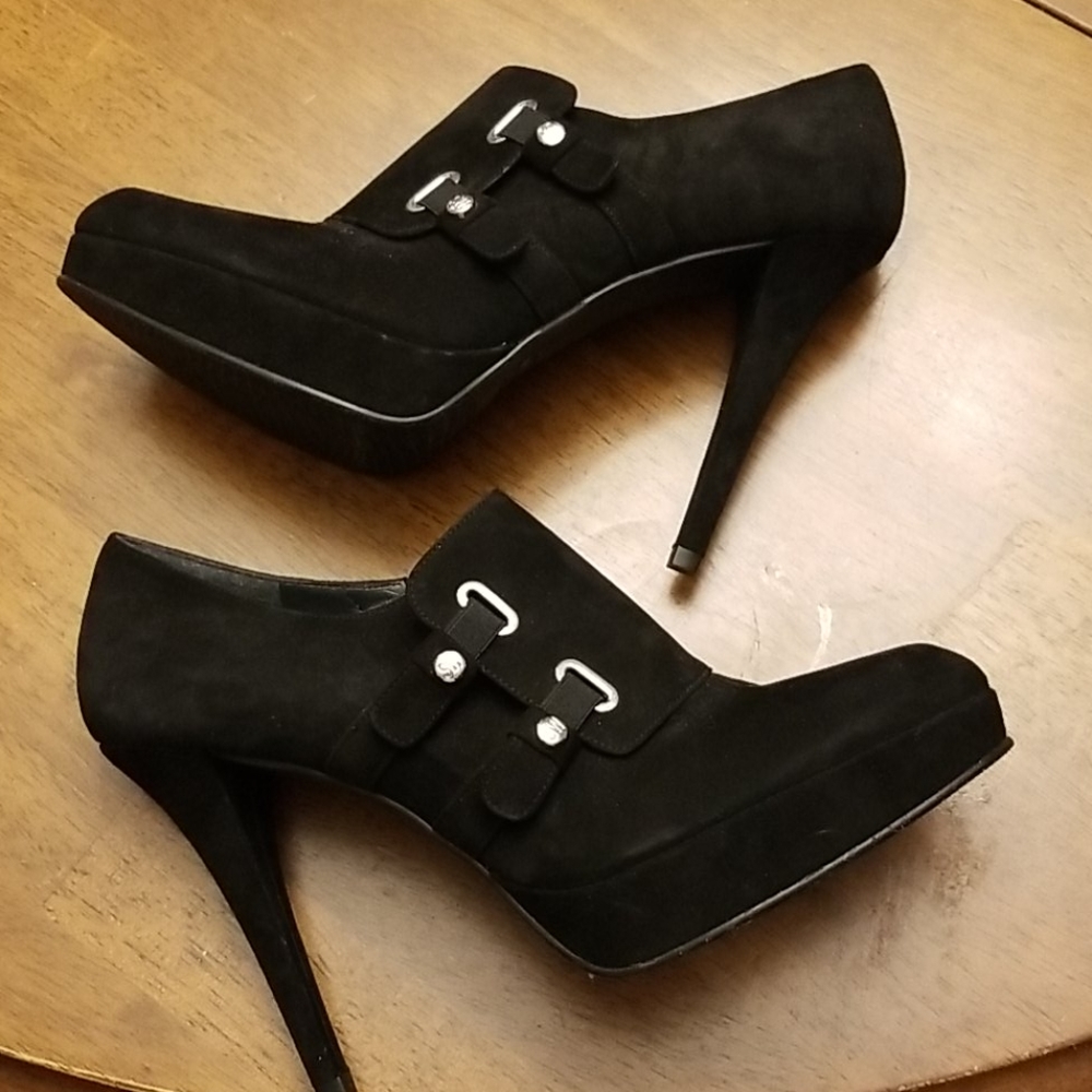 HIGH-STEPPING❣️Gorgeous Stuart Weitzman black booties